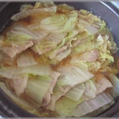 クタクタに煮えた白菜にお出汁が染みてとっても美味しいですヽ(^o^)丿　ベーコンが少しだったので豚肉もプラスしましたよ～＾＾*